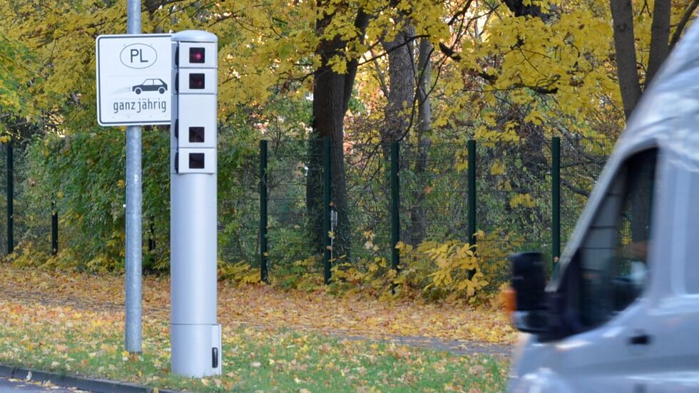 Kamerasäule an der Görlitzer Stadtbrücke