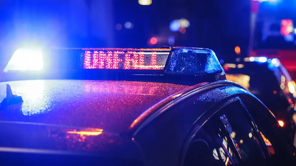 Der 72-jährige Nissan-Fahrer und seine 70-jährige Beifahrerin sowie die Skoda-Fahrerin erlitten leichte Verletzungen