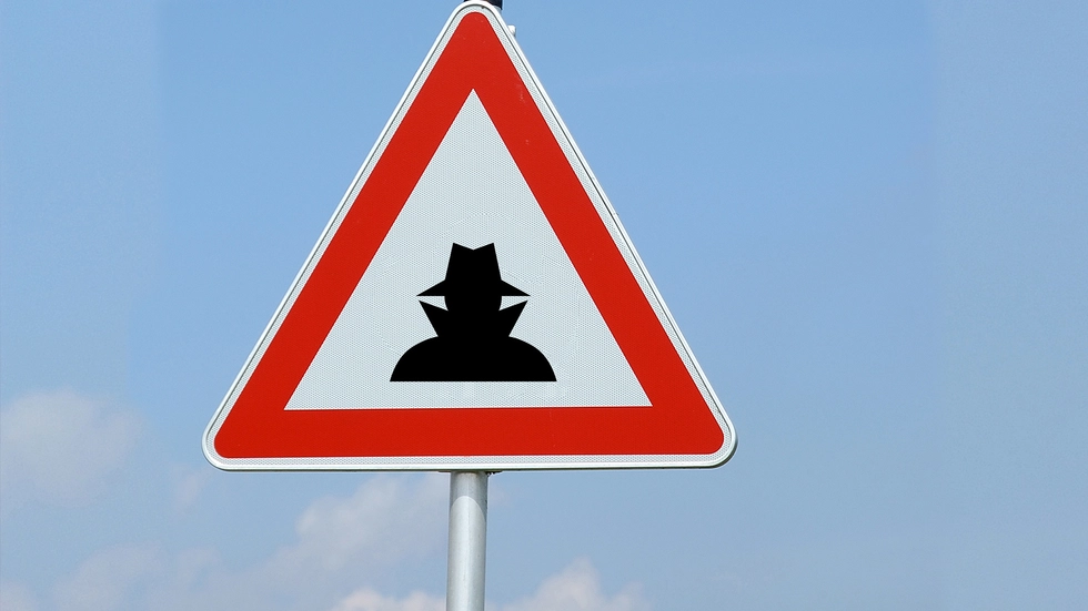 Eine Bankmitarbeiterin hat einen Betrug verhindert. (Symbolbild)