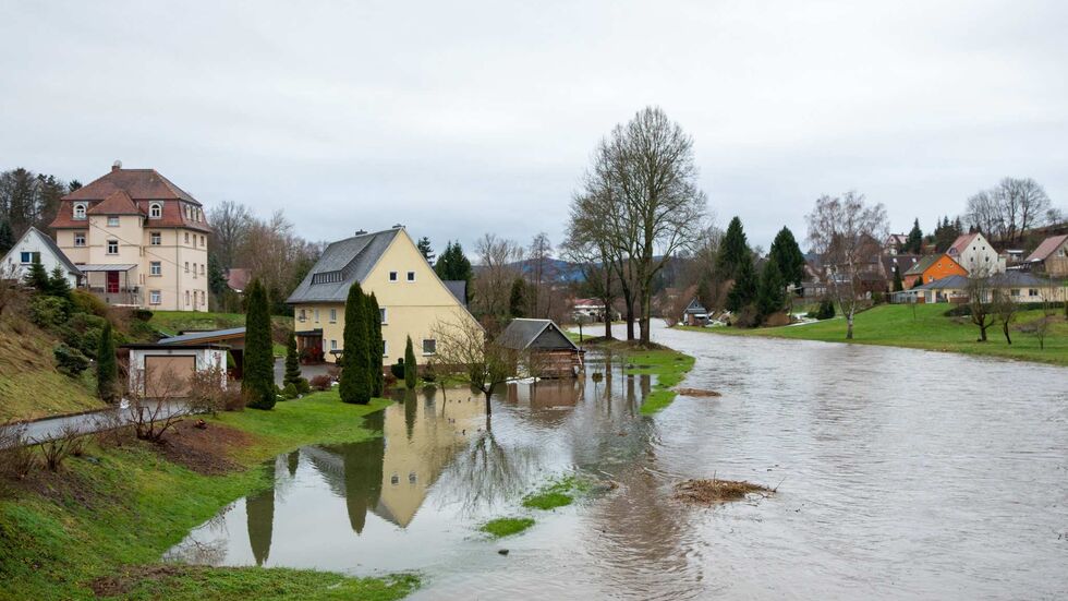 In Hainewalde trat die Mandau über die Ufer.