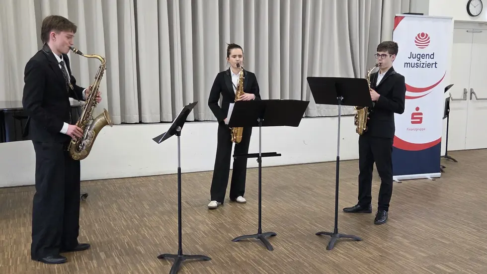 Vinzenz Reiche, Pauline Schkade und Kuno Hepper (v.l.n.r.) beim Landeswettbewerb „Jugend musiziert“. 