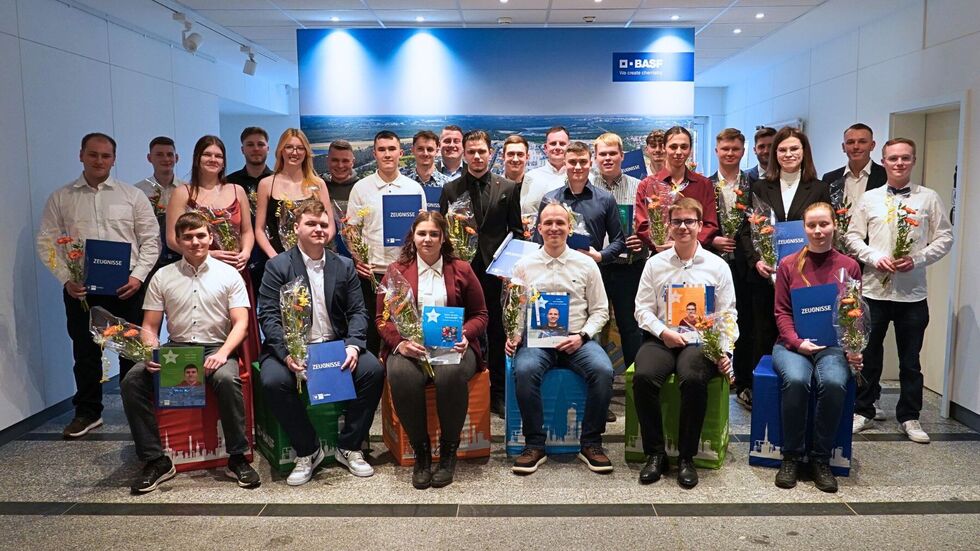 Der 2022er-Ausbildungsjahrgang startet im Industriepark Lausitz in ihre berufliche Zukunft. Der 2022er-Ausbildungsjahrgang startet im Industriepark Lausitz in ihre berufliche Zukunft.