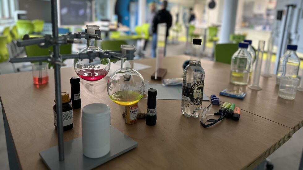 Angeboten werden zahlreiche spannende Experimente.